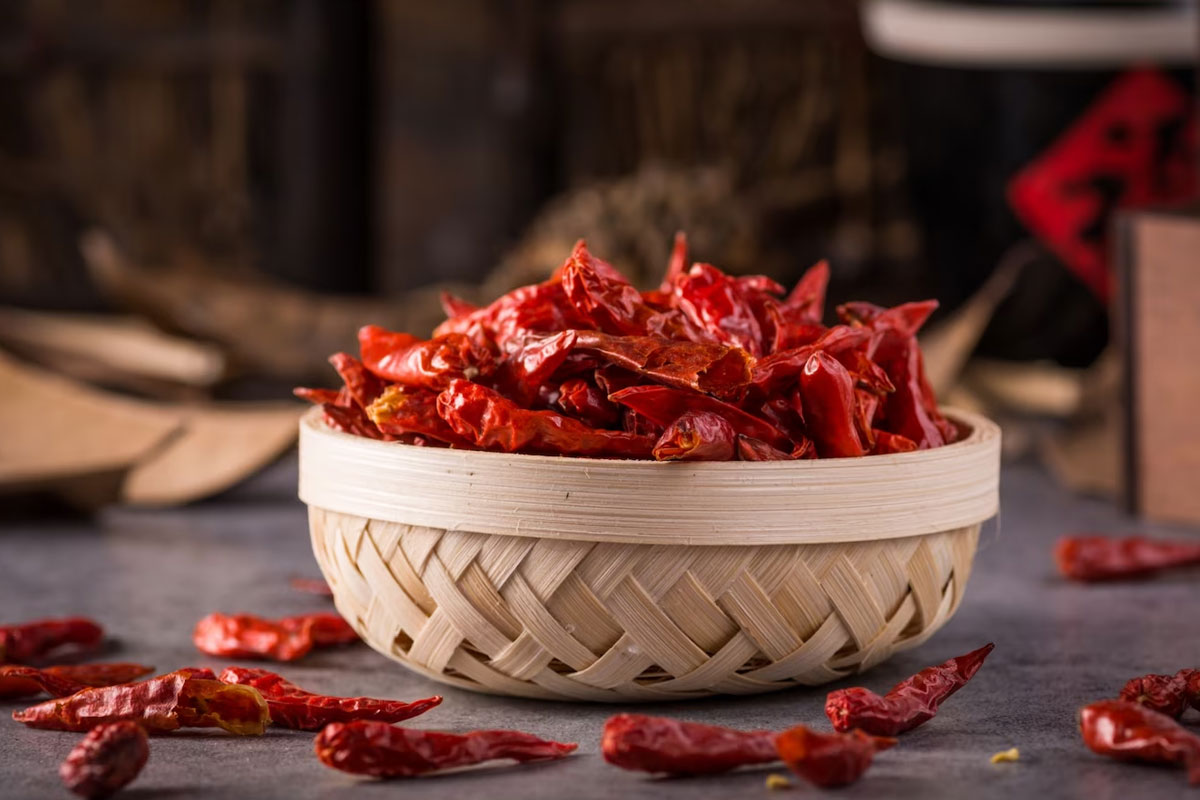 red chilli will prevent rice from bugs