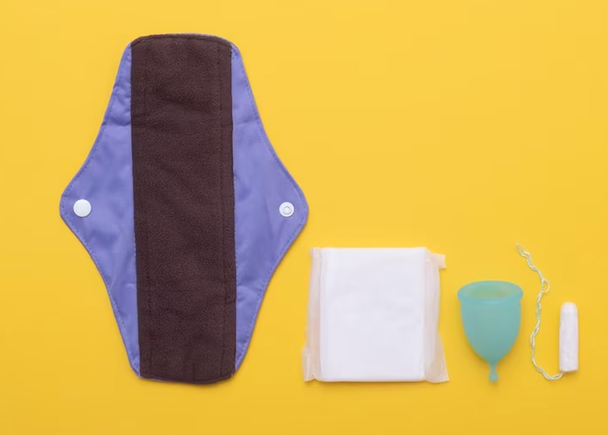 tips to remember while playing holi during periods