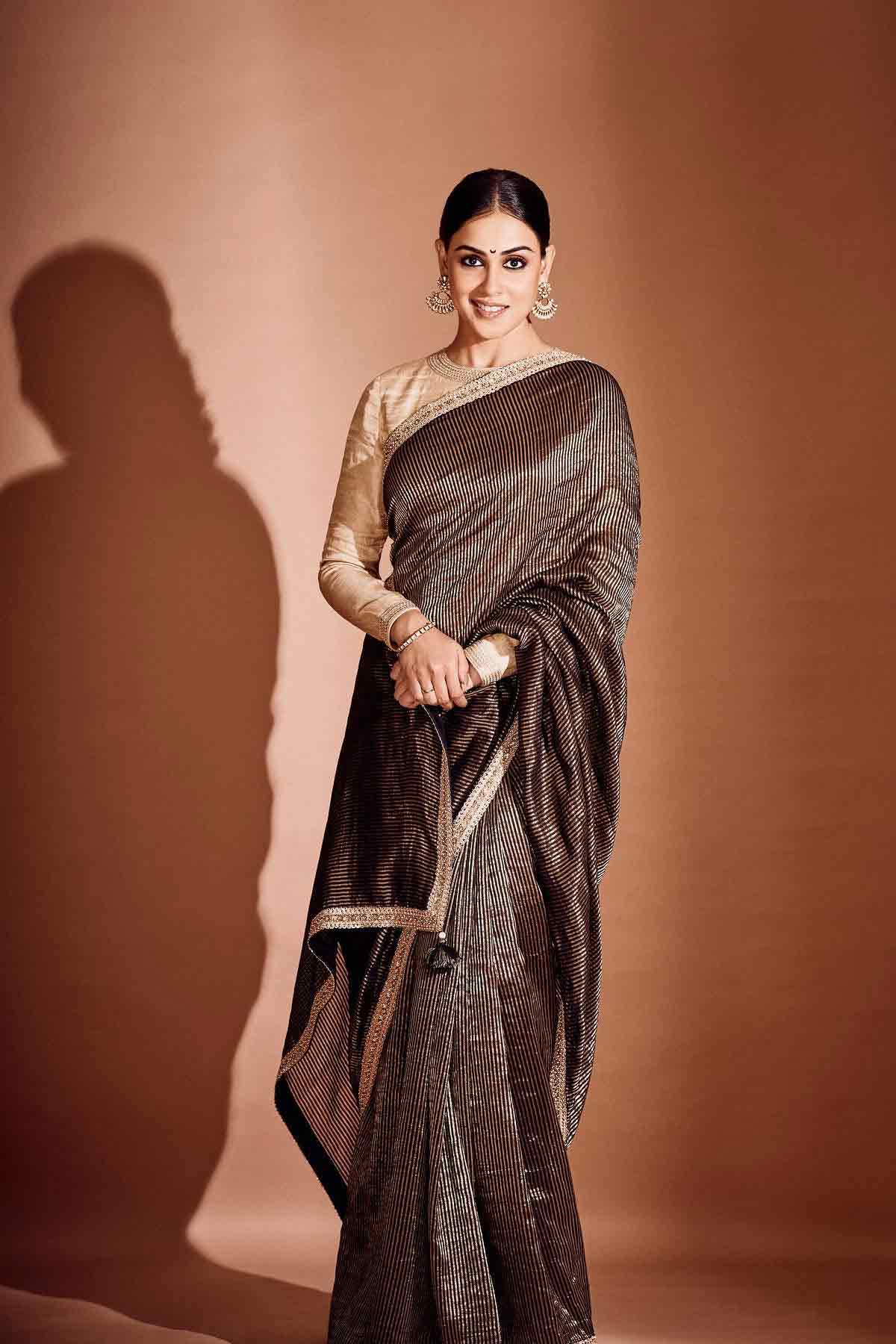 genelia wearing saree
