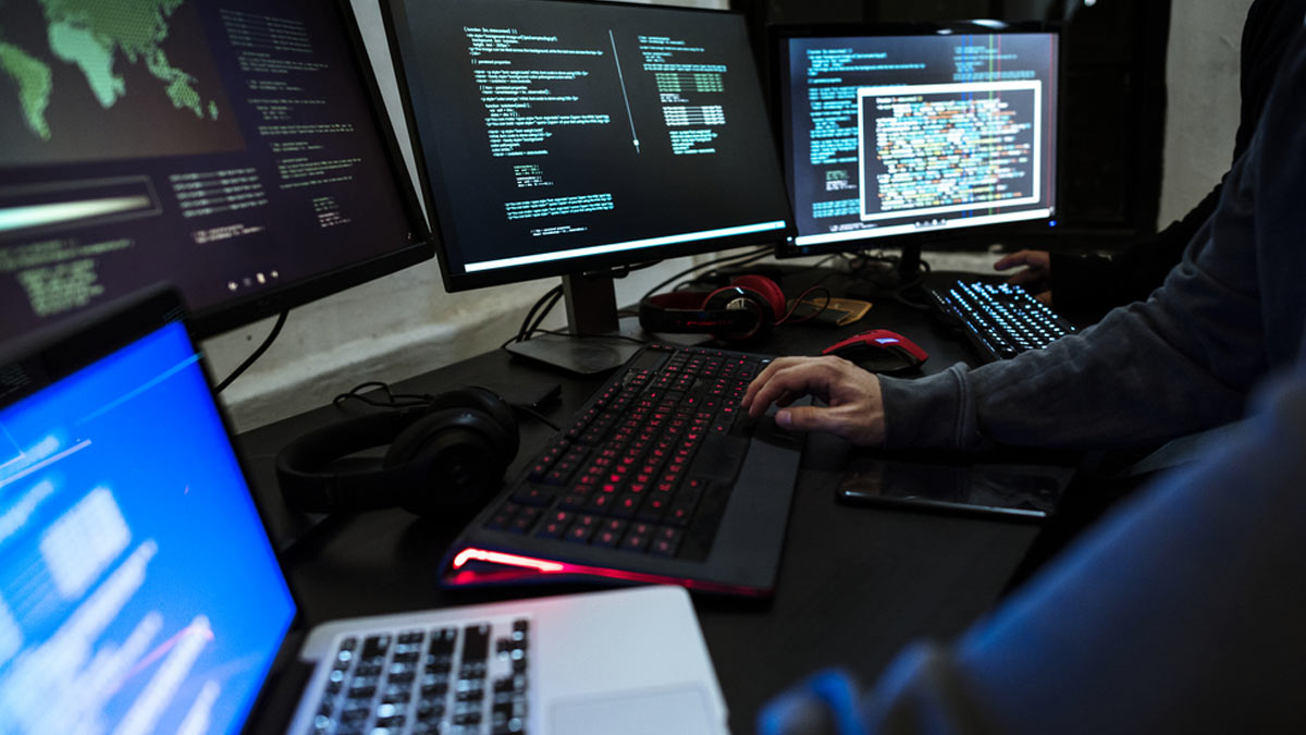 how to identify cyberstalking