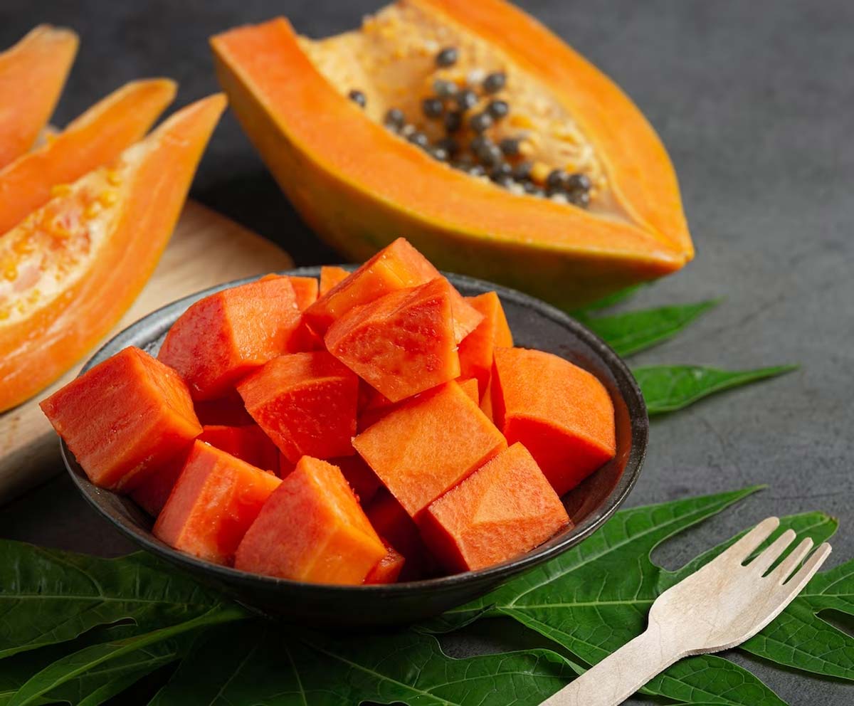 how to keep fruit fresh in a container