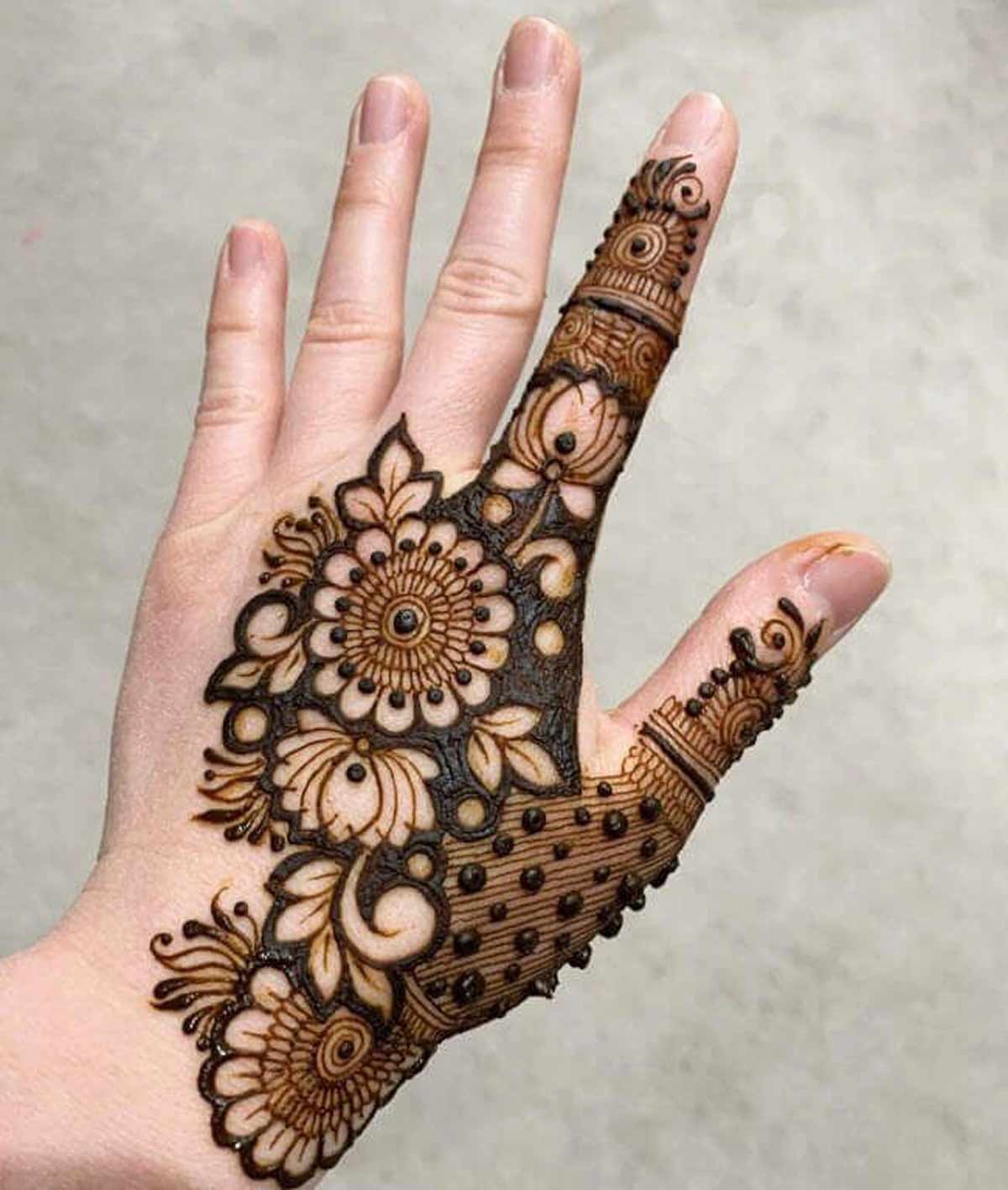 mehndi design for backhand
