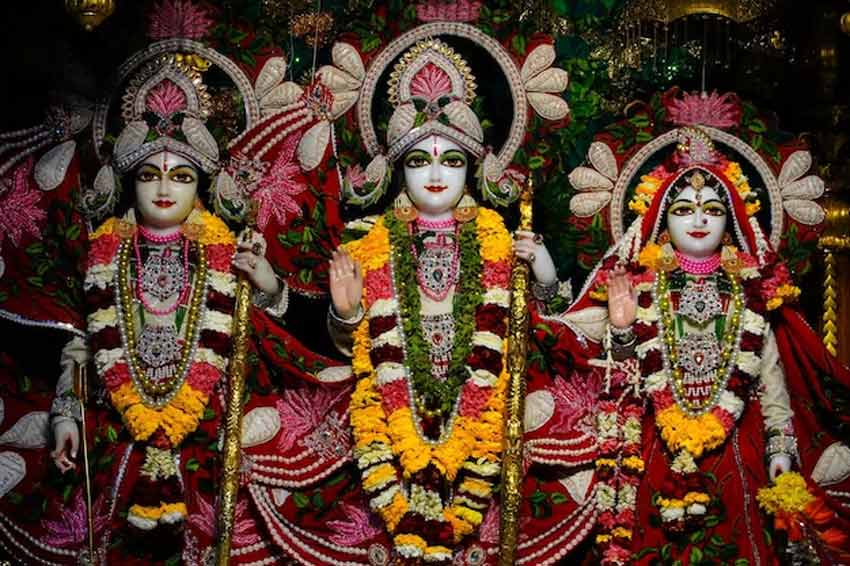 moorti puja in temple