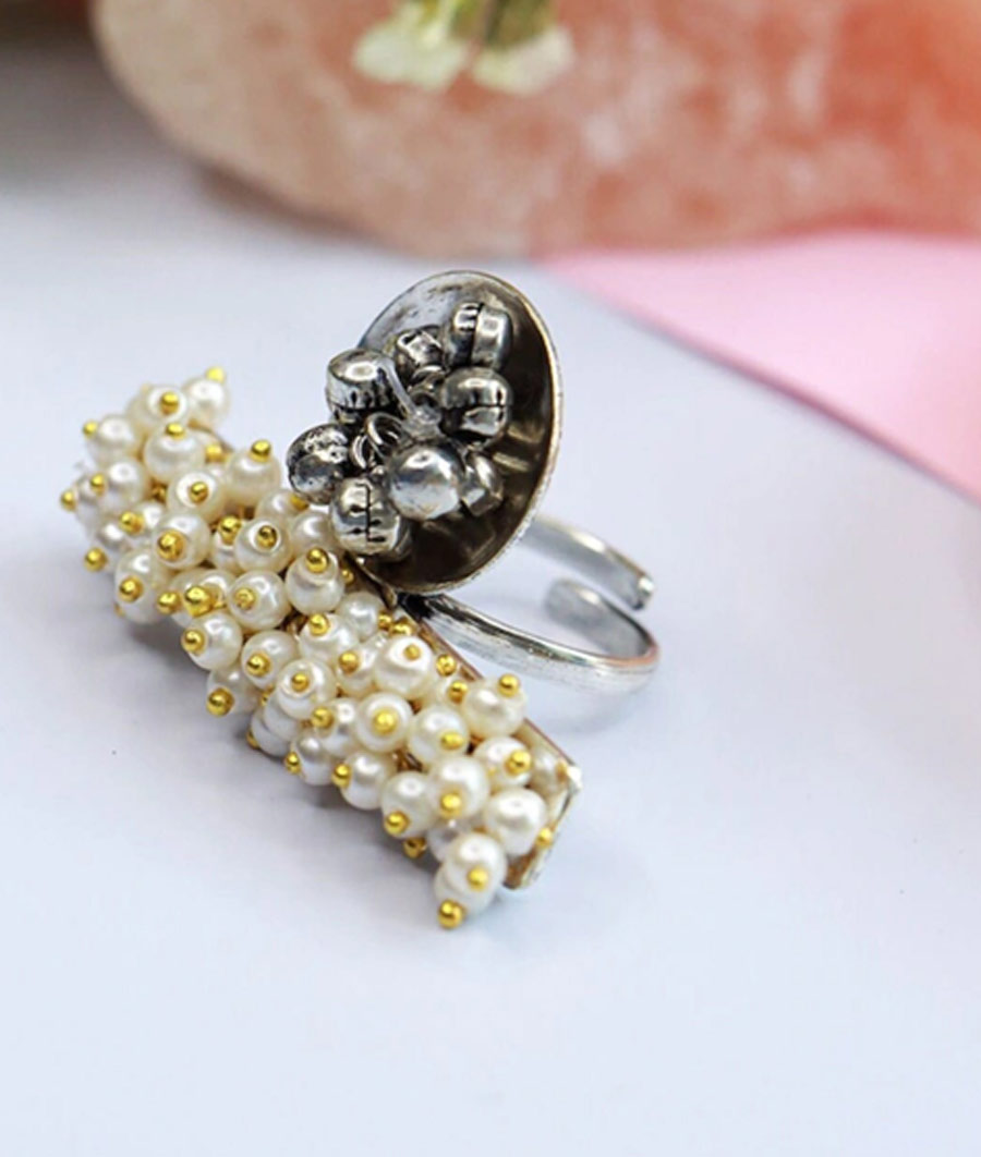 Pearl design ring