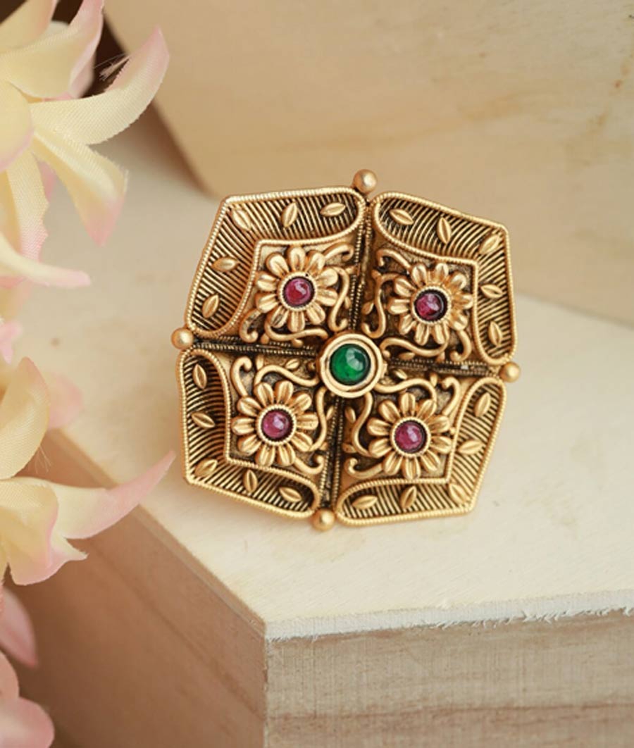 Stone stud ring
