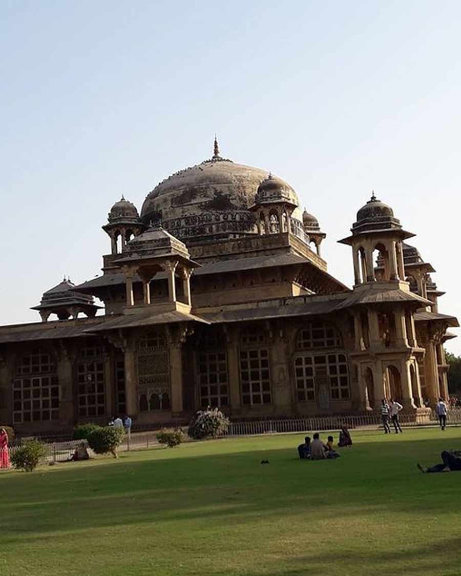 Where was Tansen Tomb