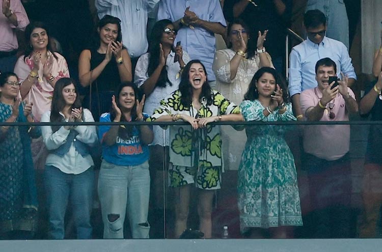 anushka support virat