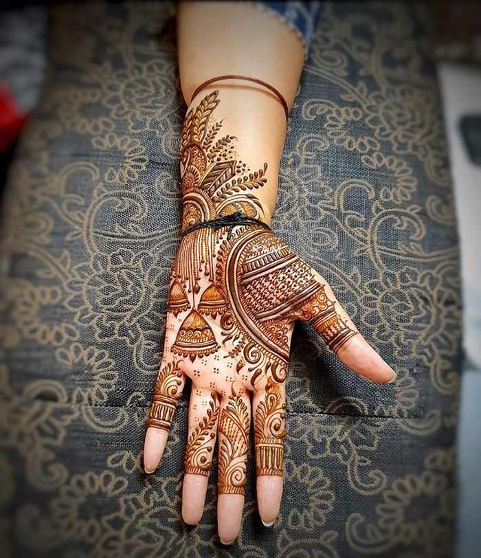 cut out bridal mehndi