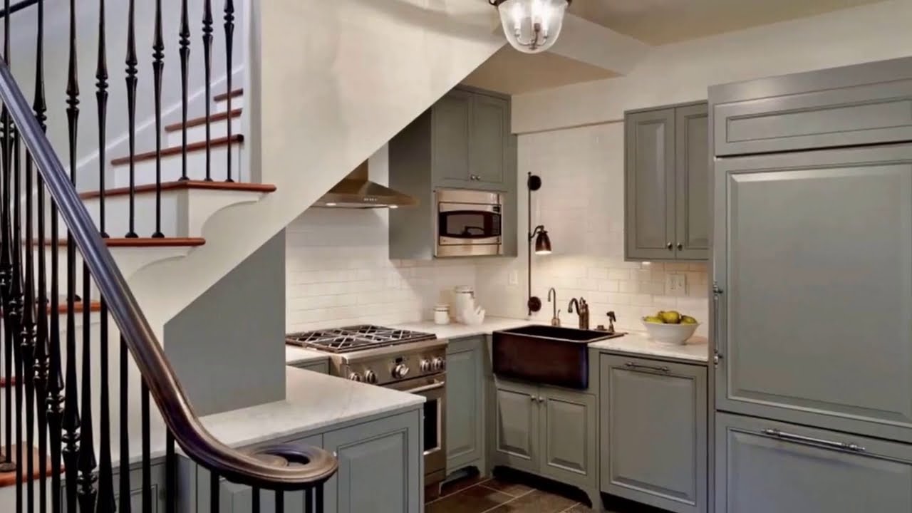 stairs ke niche rasoi ka hona