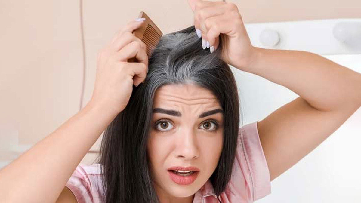 white hair causes in hindi