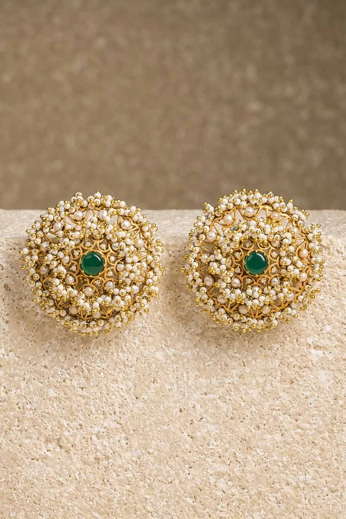 Pearl design earrings