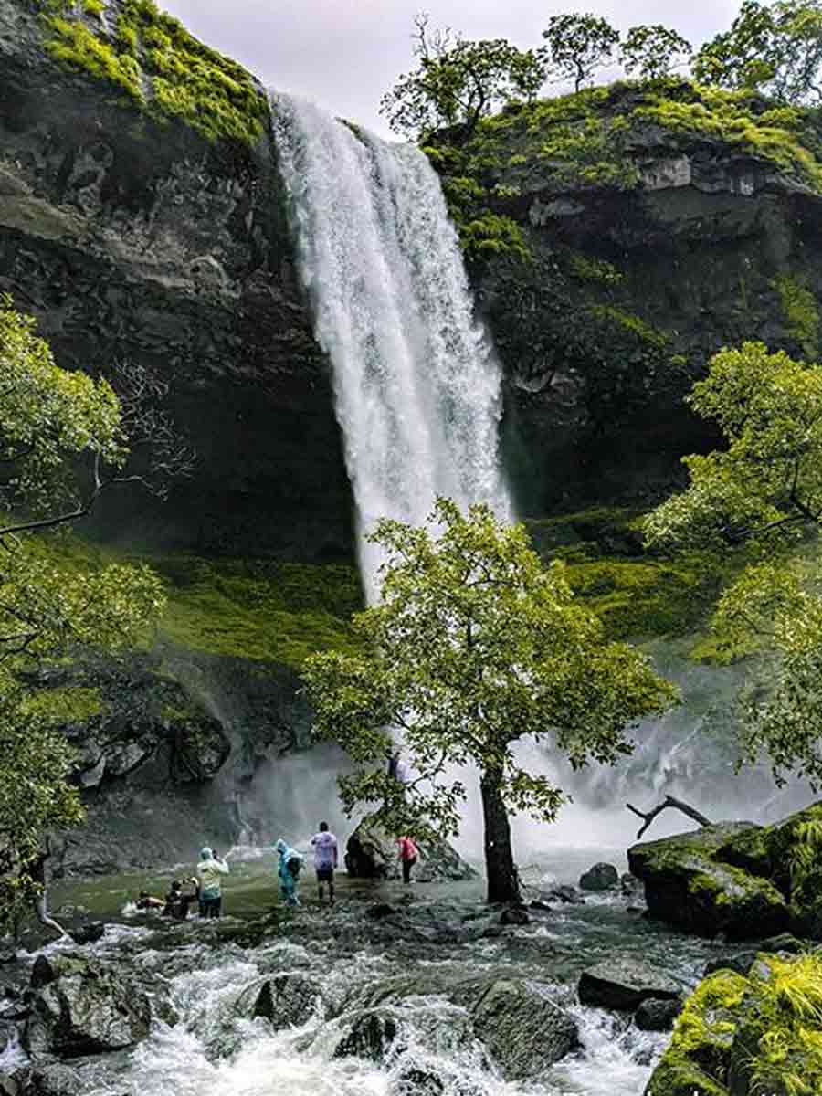 cheap honeymoon tour package in maharashtra hill station under rupees