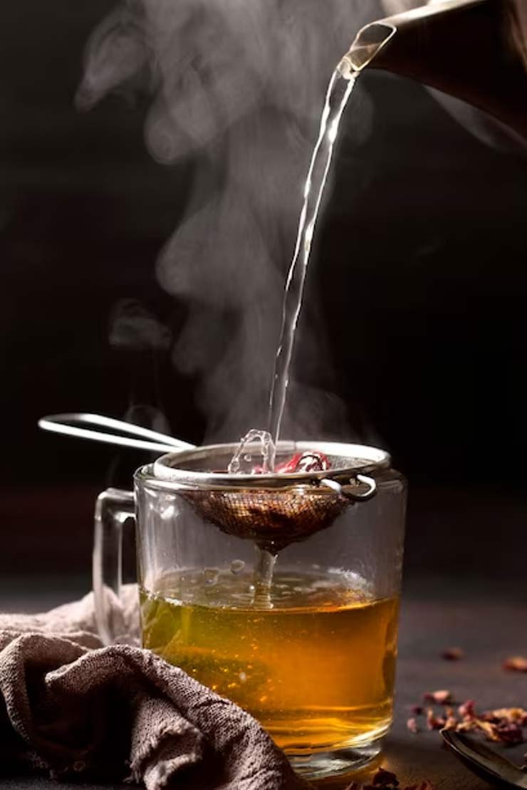 clean gold jewelry at home with tea patti