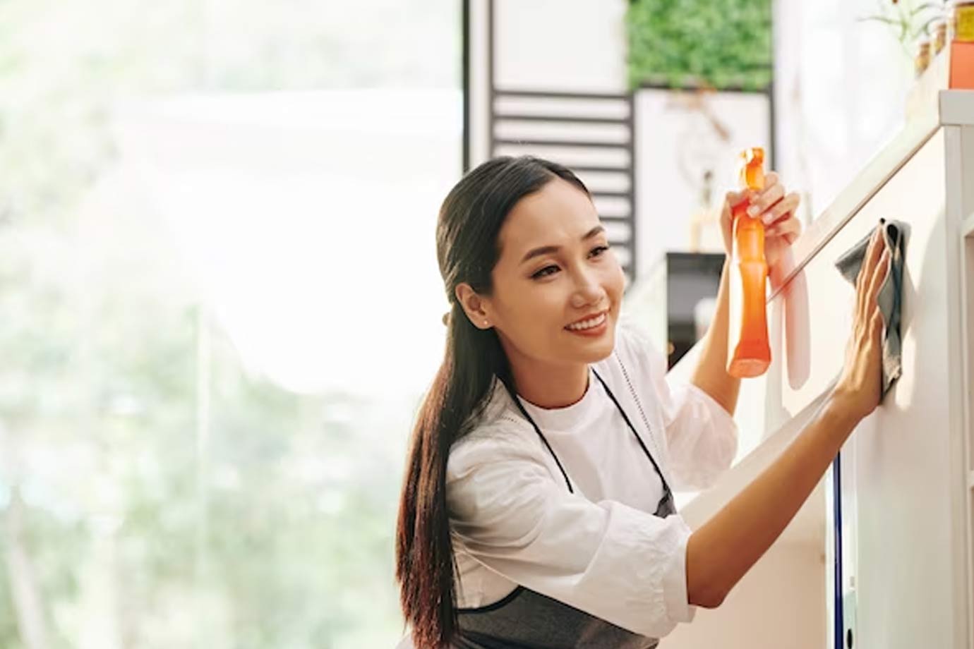clean oven with baking soda