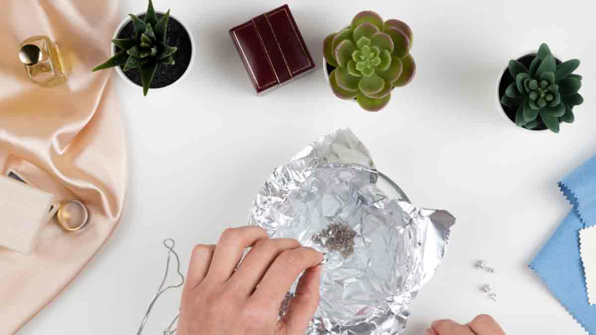 how to clean silver jewellery in hindi