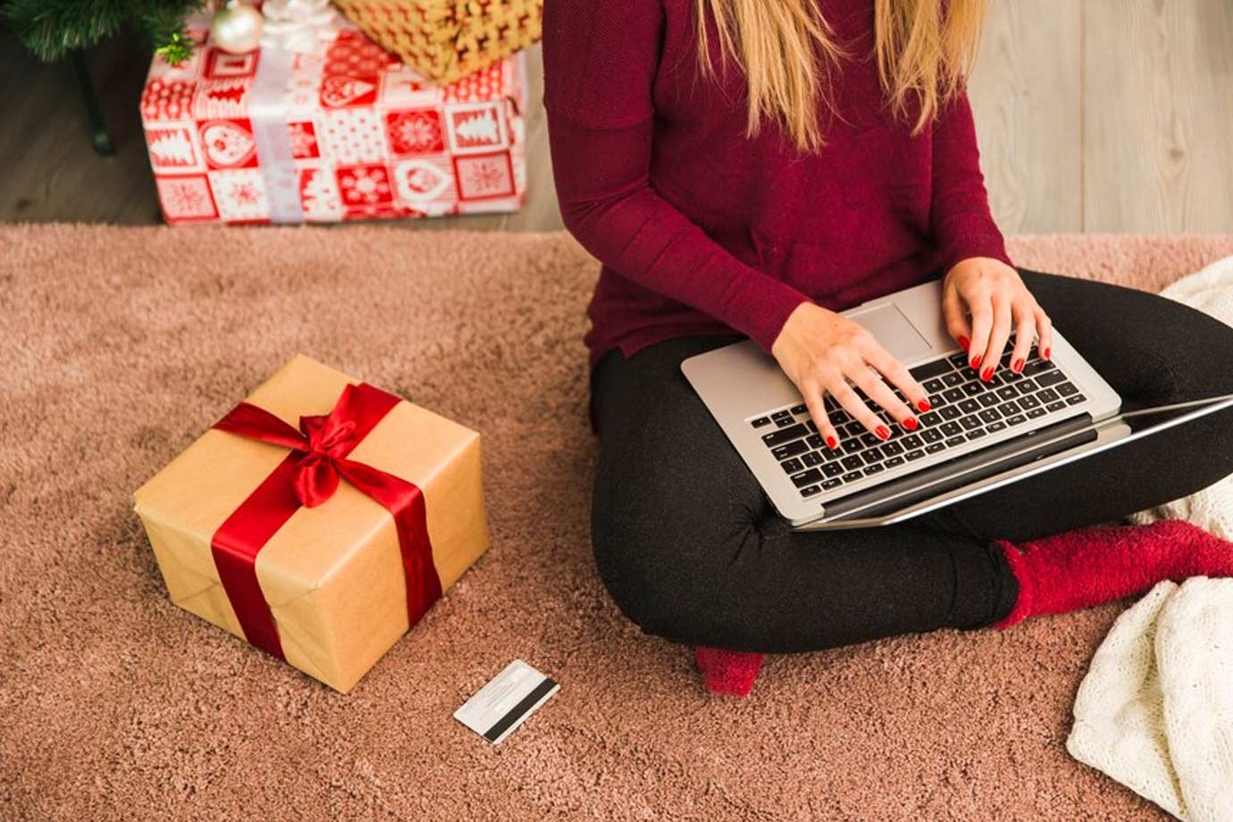 money savement using credit cards in festive season