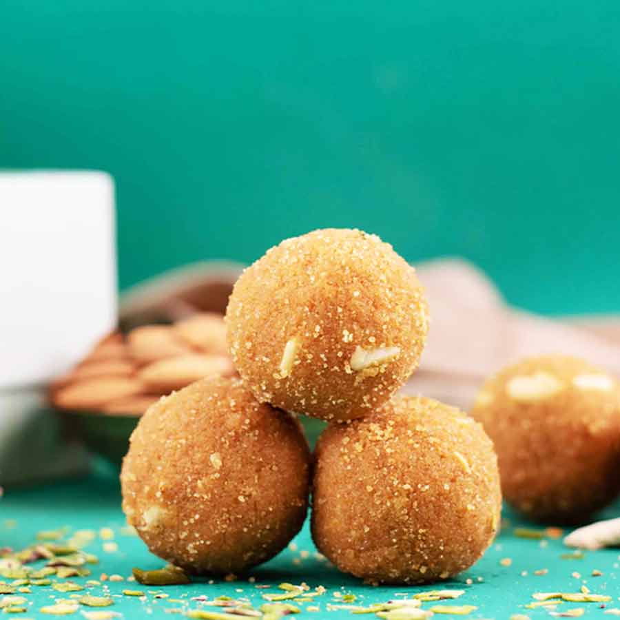 besan sweet laddu