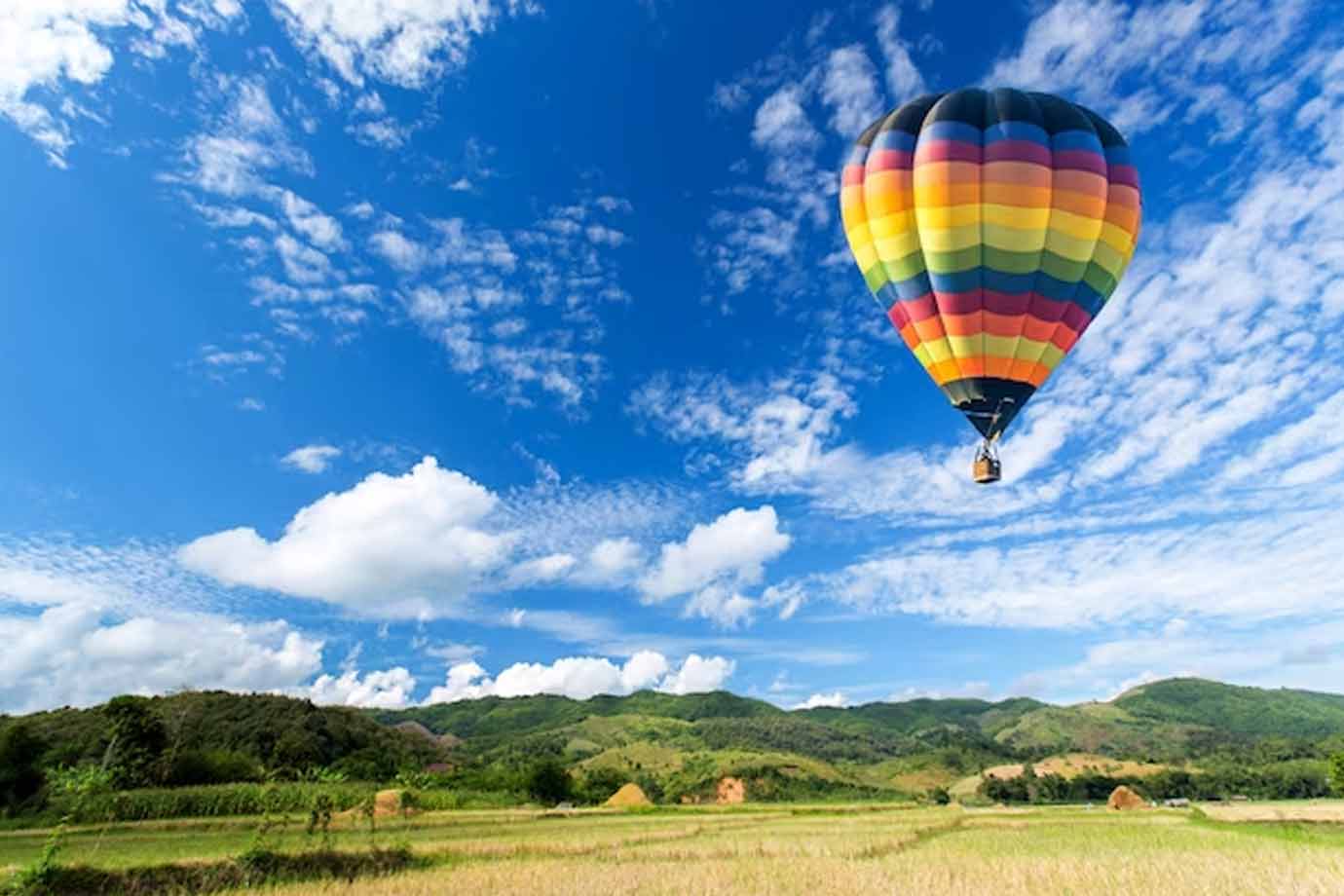 delhi hot air balloon ride location and price