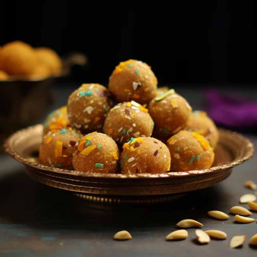 different style besan ladoo