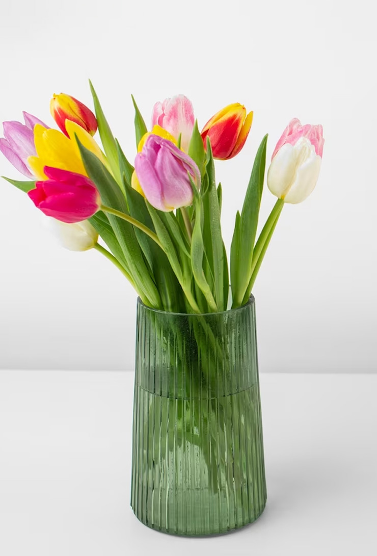 flower vase décor according to vastu