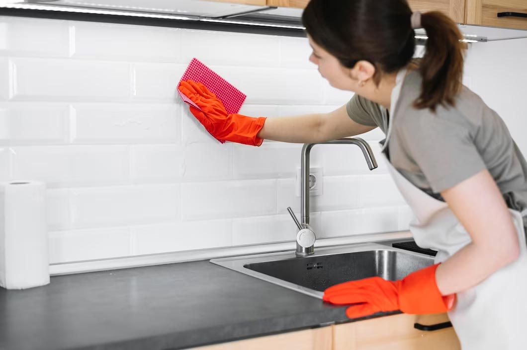 how to clean kitchen tiles