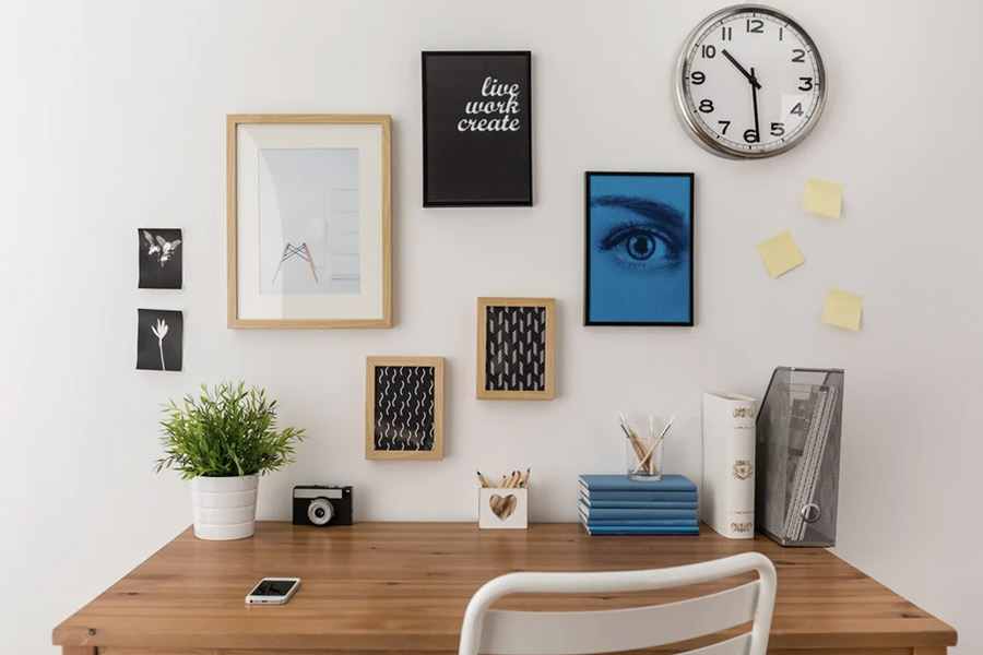 how to decorate study table