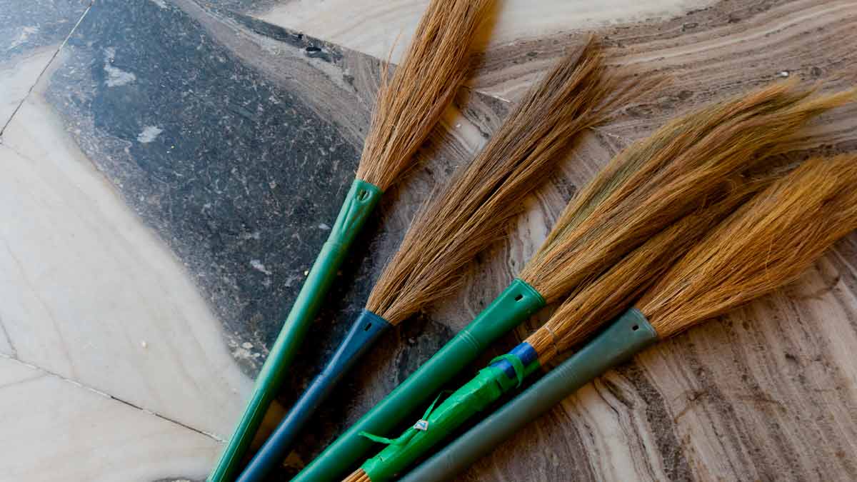 jhadu ke upay in hindi