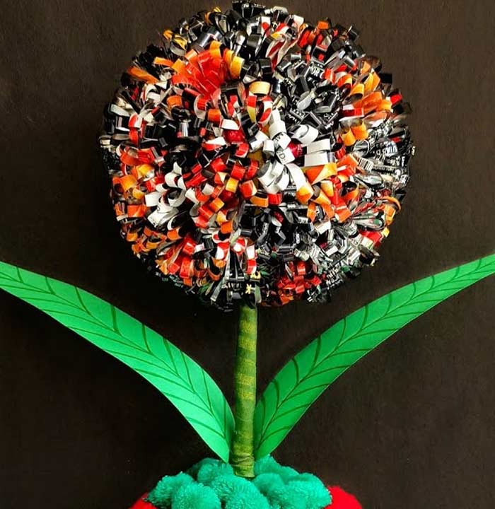 make flower pot from chips packets