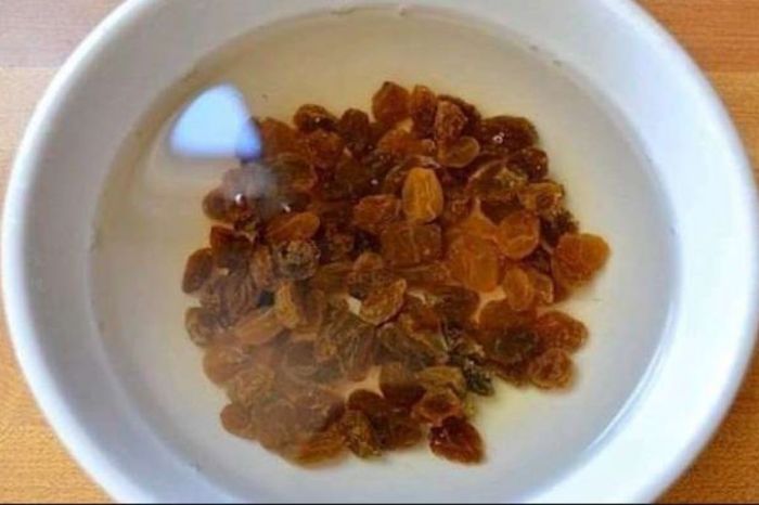 soaked dry grapes benefits