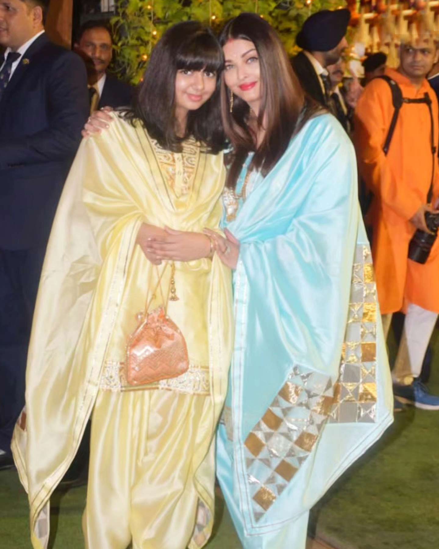 starkid aaradhya outfit