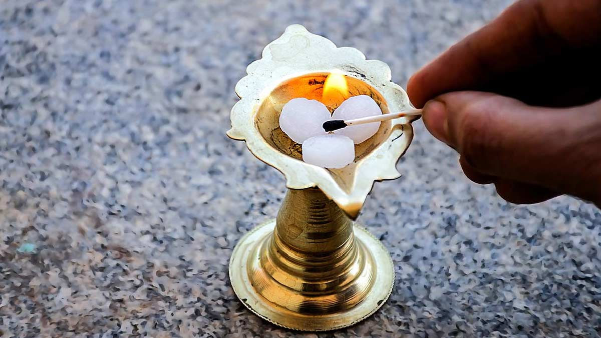 camphor aarti benefits in navratri