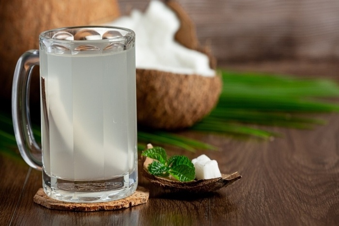 coconut water ()