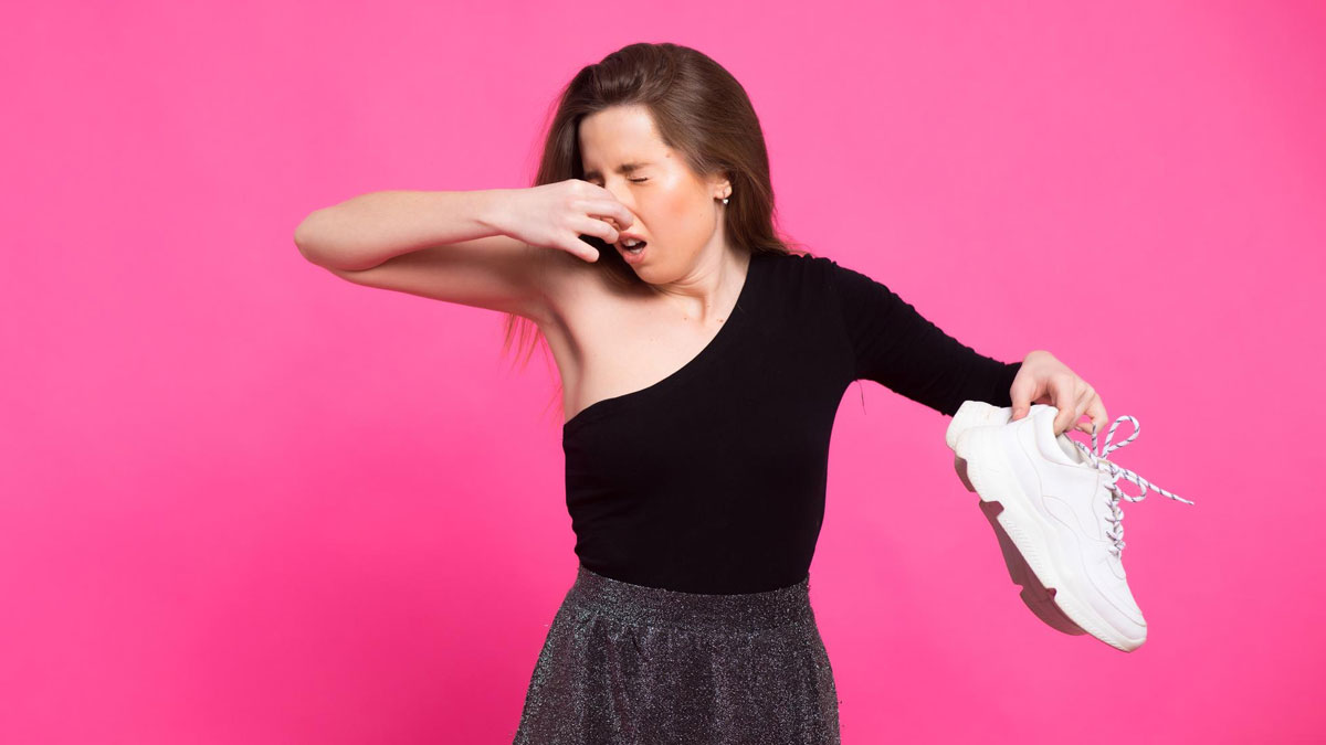 how to get rid smell from shoes