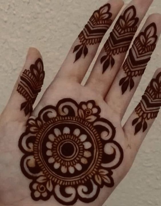 Mandala Mehndi Designs To Beautify Your Hands Herzindagi