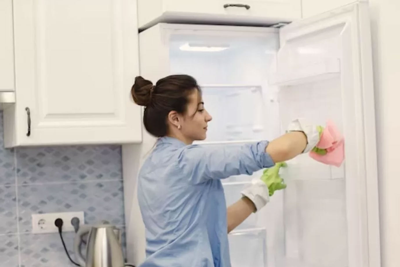 refrigerator cleaning