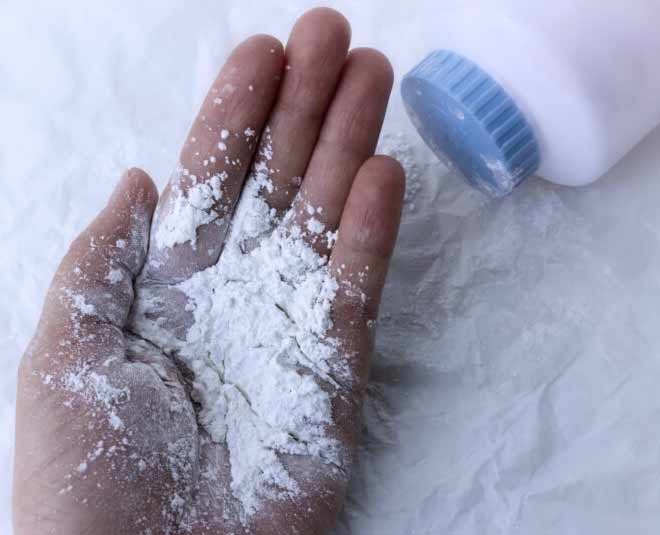 talcum powder use remove oil stain