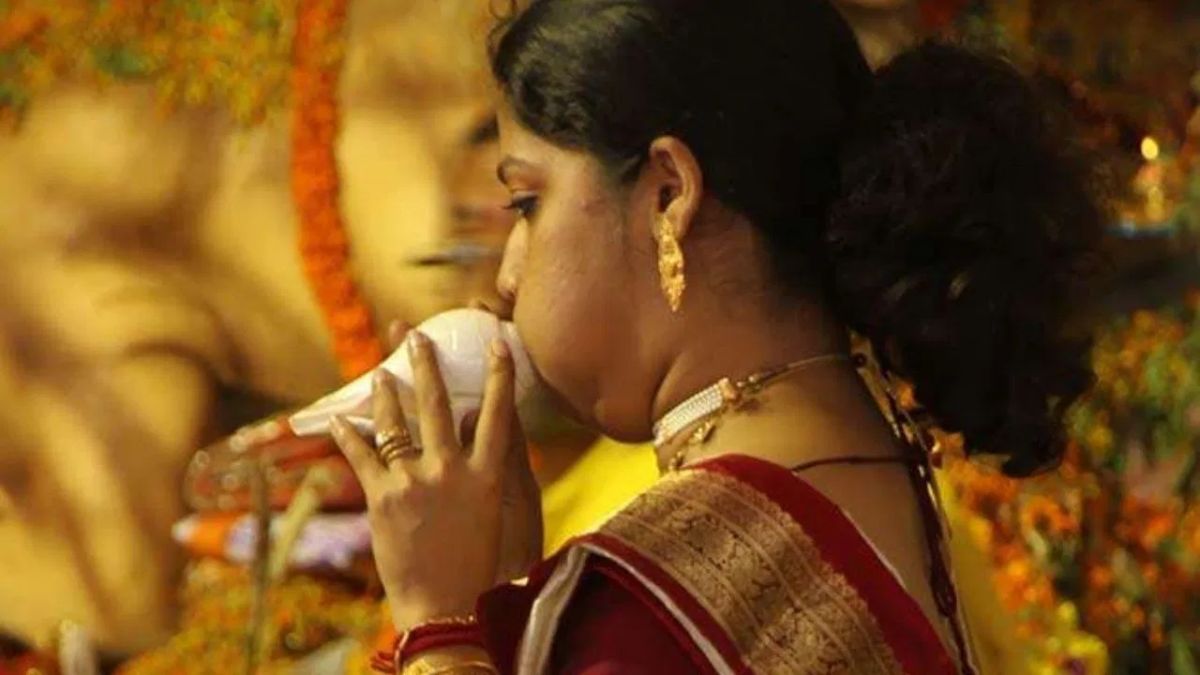 when not to blow shankh at home