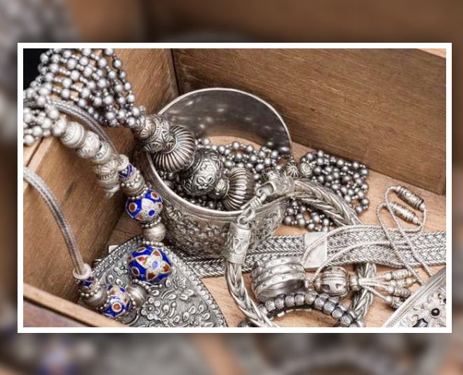 where should silver things be kept at home hindi