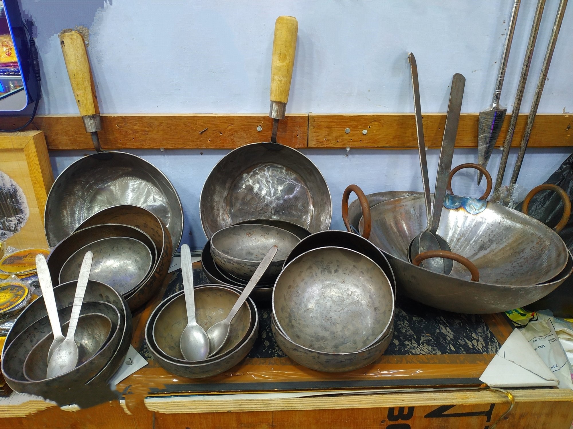 where we should keep iron utensils in kitchen at home