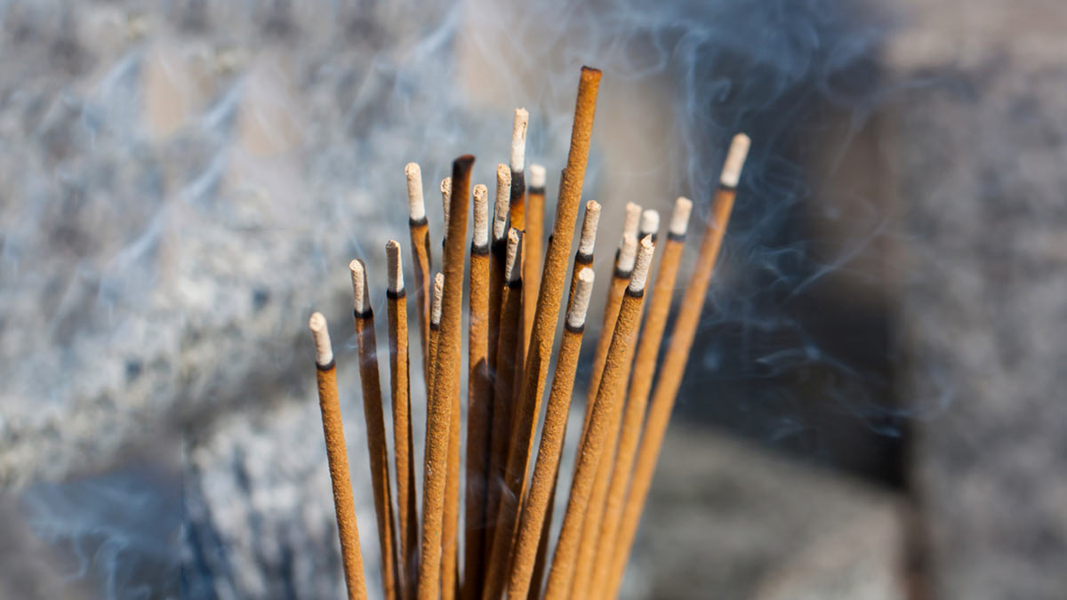 why incense sticks should not be burn in home temple