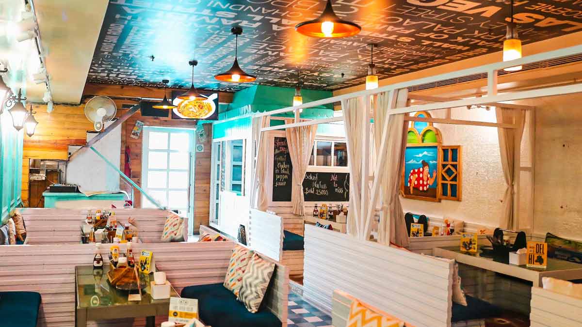 Cafe Hawkers, Connaught Place