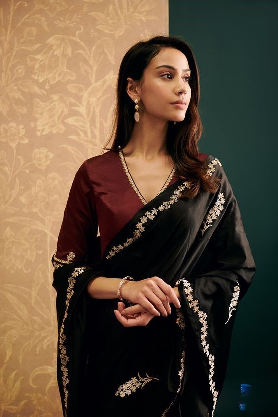 Dark Maroon V Neck Plain Black Saree Contrast Blouse Design