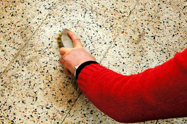 How to clean Tiles with Tomato