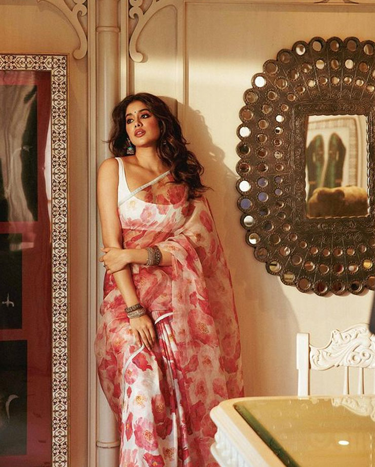 Sleeveless Plain Blouse Design