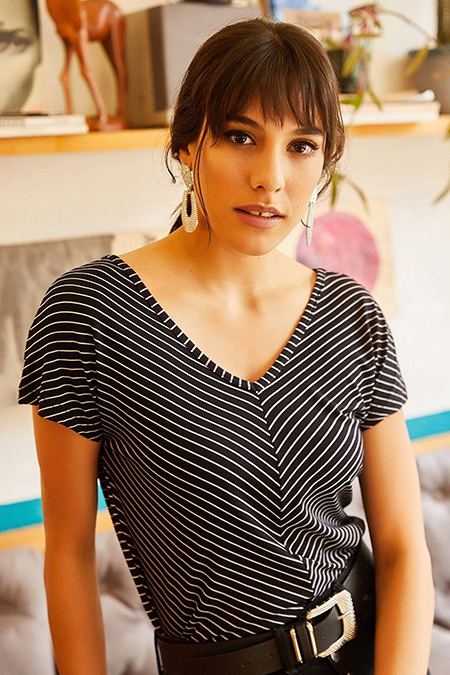 Stripe design v neckline t shirt