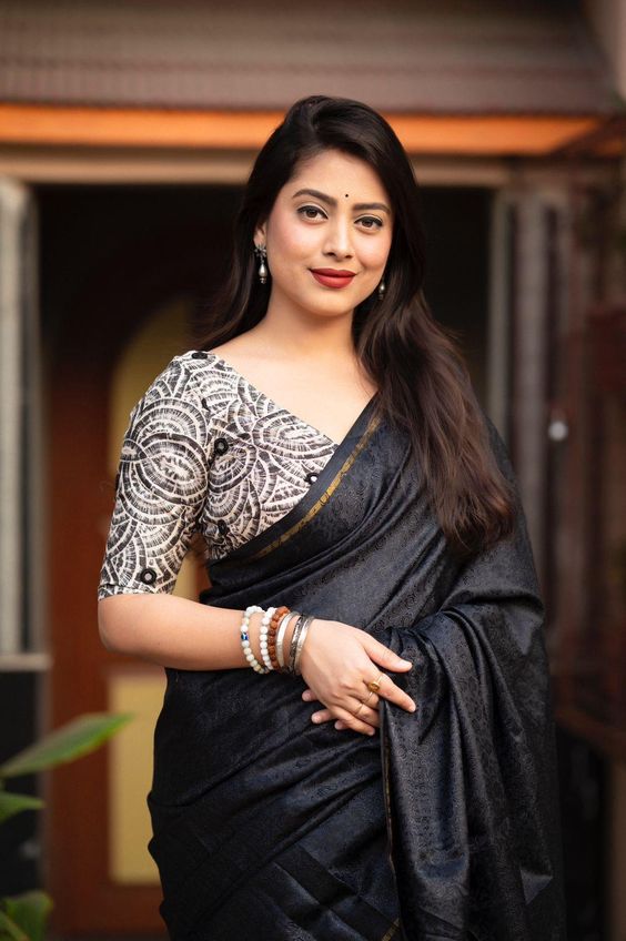 White Cotton Contrast Blouse For Plain Black Saree