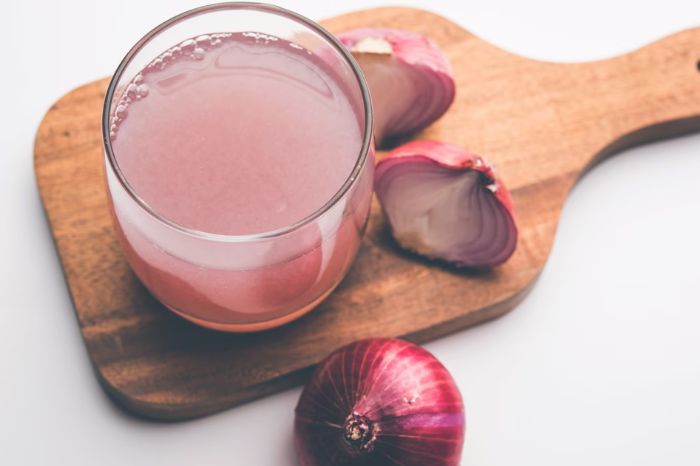 easy steps to make onion shampoo at home for shiny and strong hair