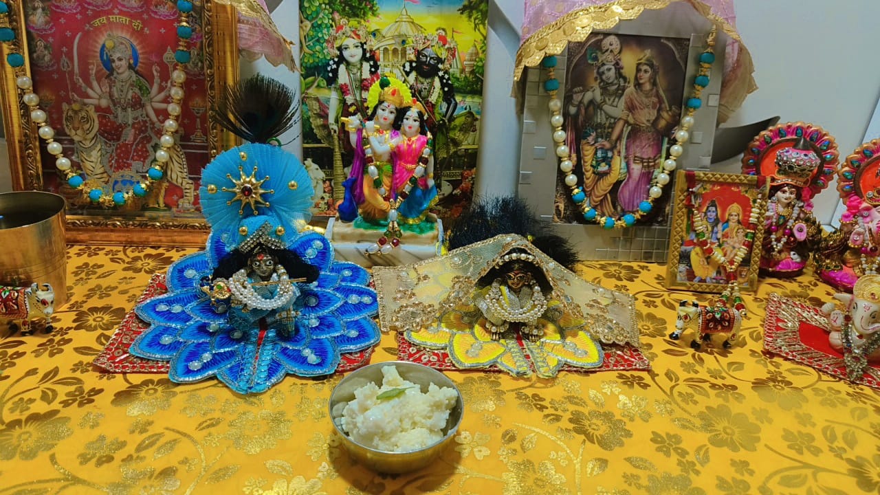 radha ashtami pr radha rani ko kya bhog lagaye
