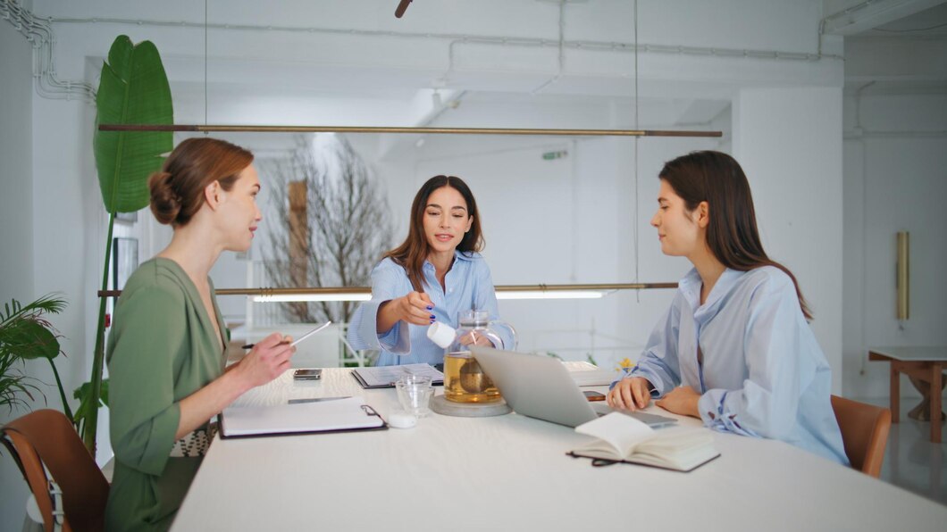 workplace behaviour in hindi