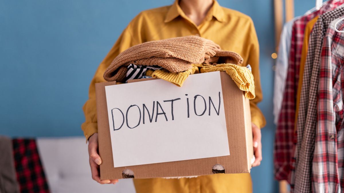 Donate Yellow Clothes On Thursday